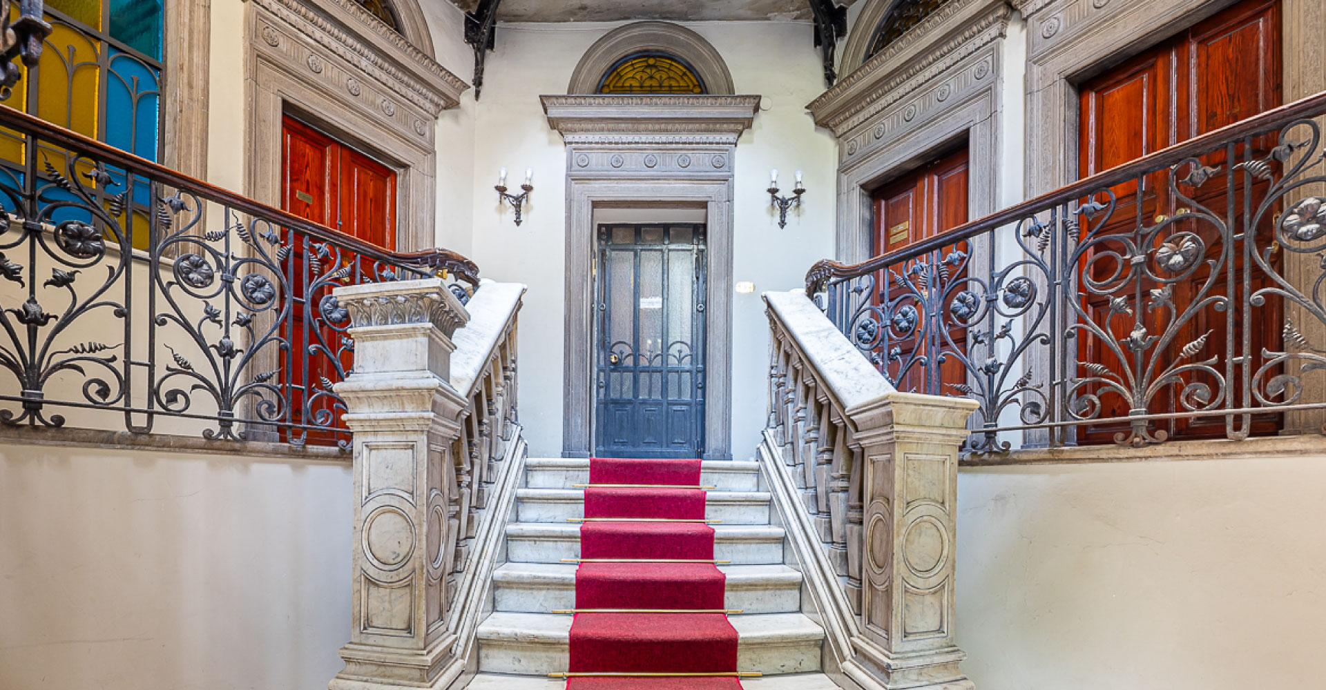 Ingressi di lusso - palazzi storici di Milano